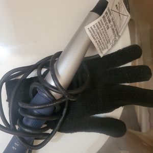 Curling wand with glove